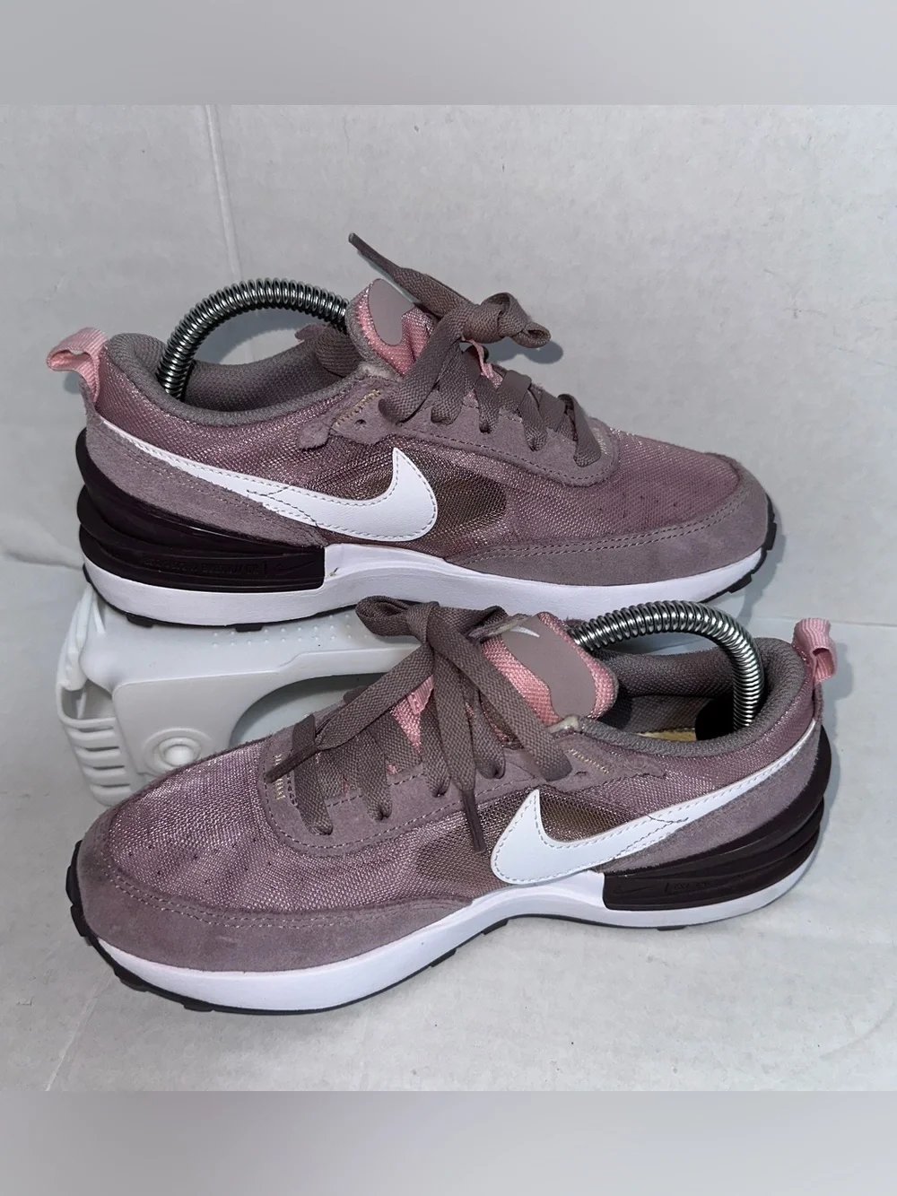 Nike Waffle One Fuchsia Girls Size 2.5Y Pink Walking Running Shoes Sneakers